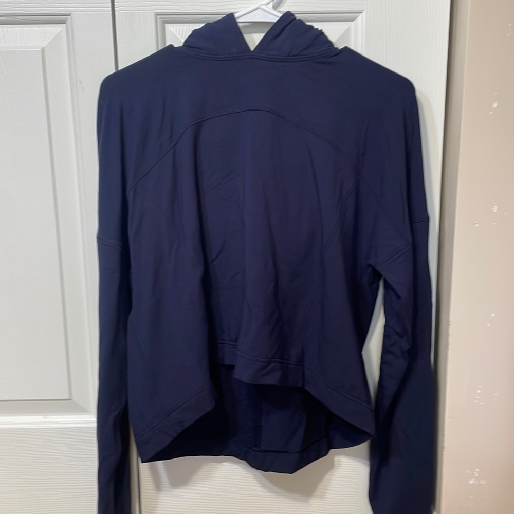 lululemon sweatshirt
